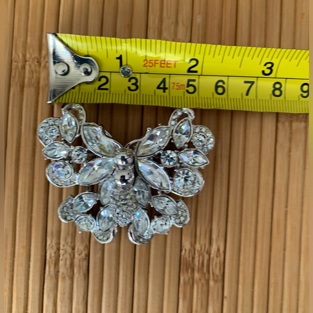 Fashion Butterfly Pin Brooch Silver Tone Clear Glass Rhinestones Costume Jewerly - Picture 7 of 8